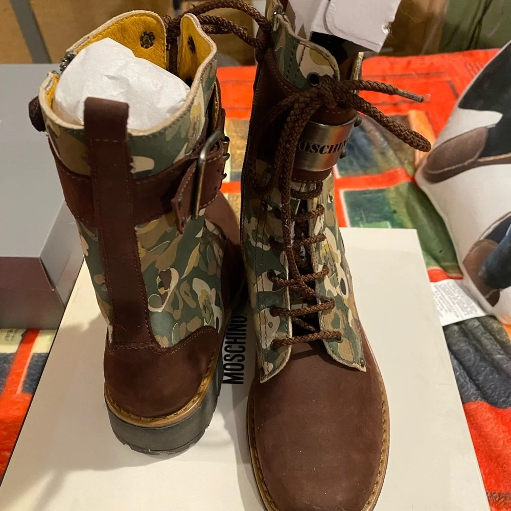 NIB Moschino Made In Italy Camouflage Lace-Up Boots 35 - Picture 2 of 5